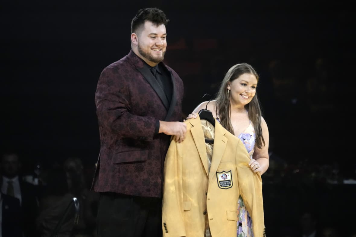 NFL: Pro Football Hall of Fame-Enshrinees Gold Jacket Dinner