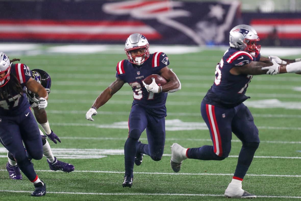 baltimore ravens trade for damien harris
