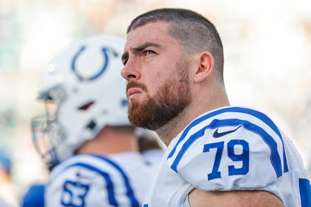 dallas cowboys sign eric fisher