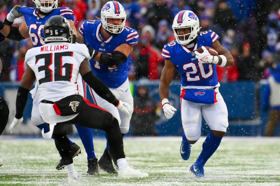 los angeles rams trade for zack moss