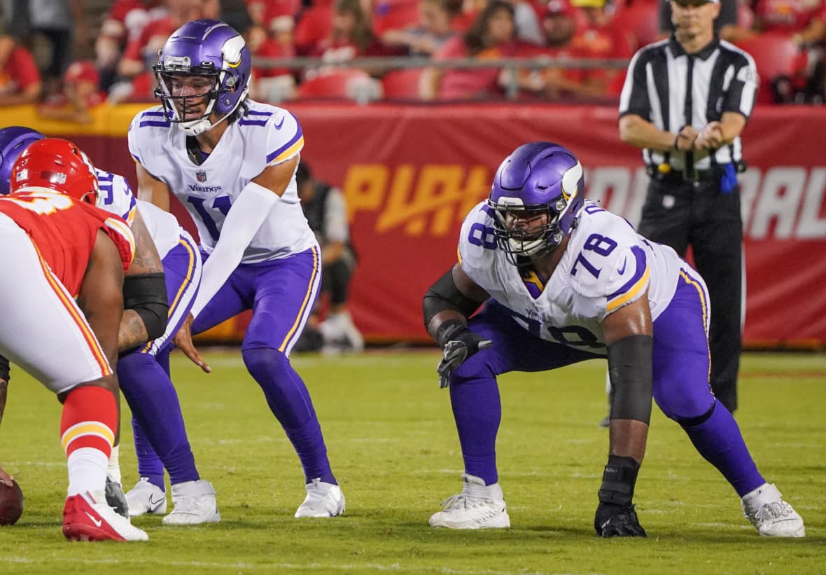 seattle seahawks trade for kellen mond