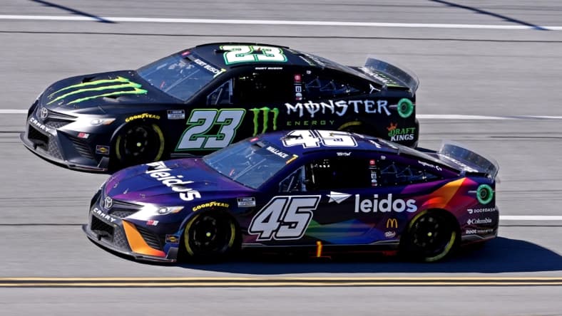 NASCAR: YellaWood 500