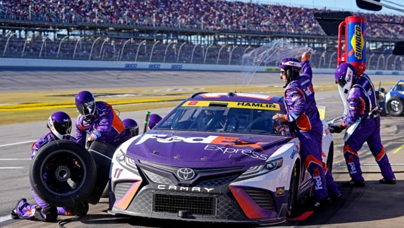 NASCAR: YellaWood 500