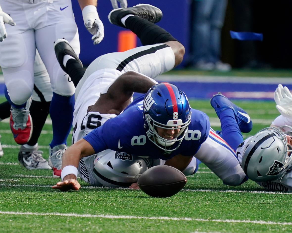 NFL: Las Vegas Raiders at New York Giants