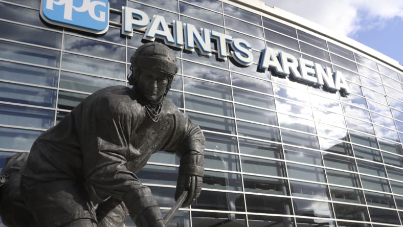 NHL: New York Islanders at Pittsburgh Penguins