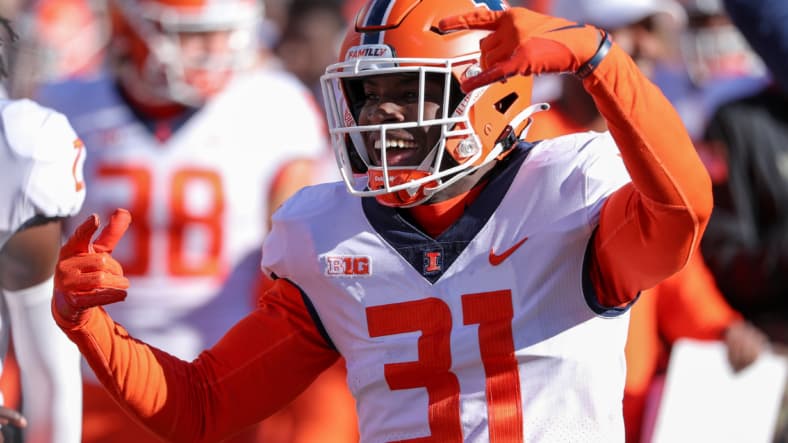 NCAA Football: Illinois at Minnesota