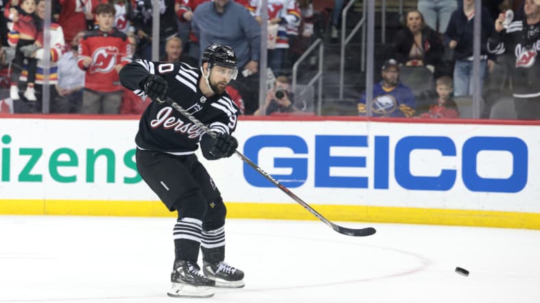 NHL: Buffalo Sabres at New Jersey Devils