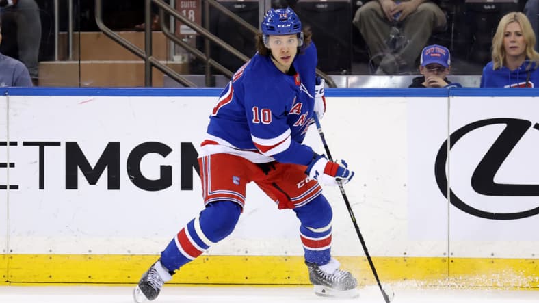 NHL: Toronto Maple Leafs at New York Rangers