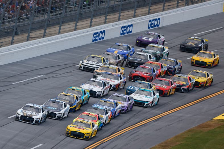 NASCAR: YellaWood 500