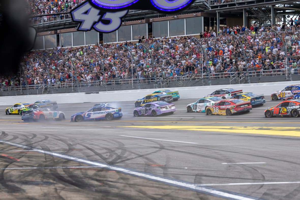 NASCAR: YellaWood 500
