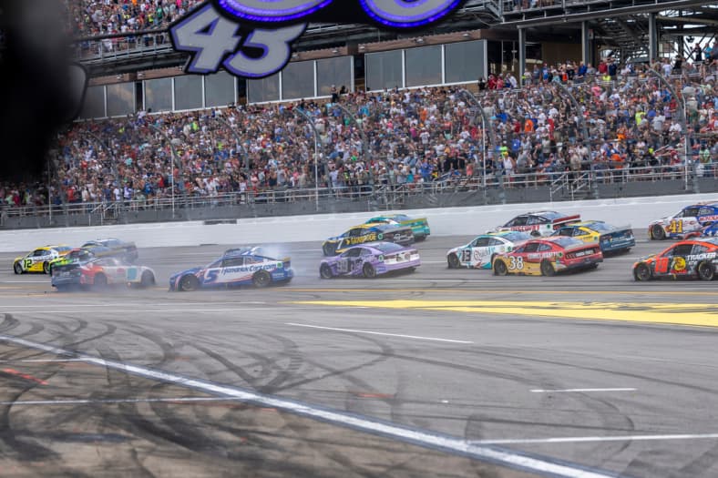 NASCAR: YellaWood 500