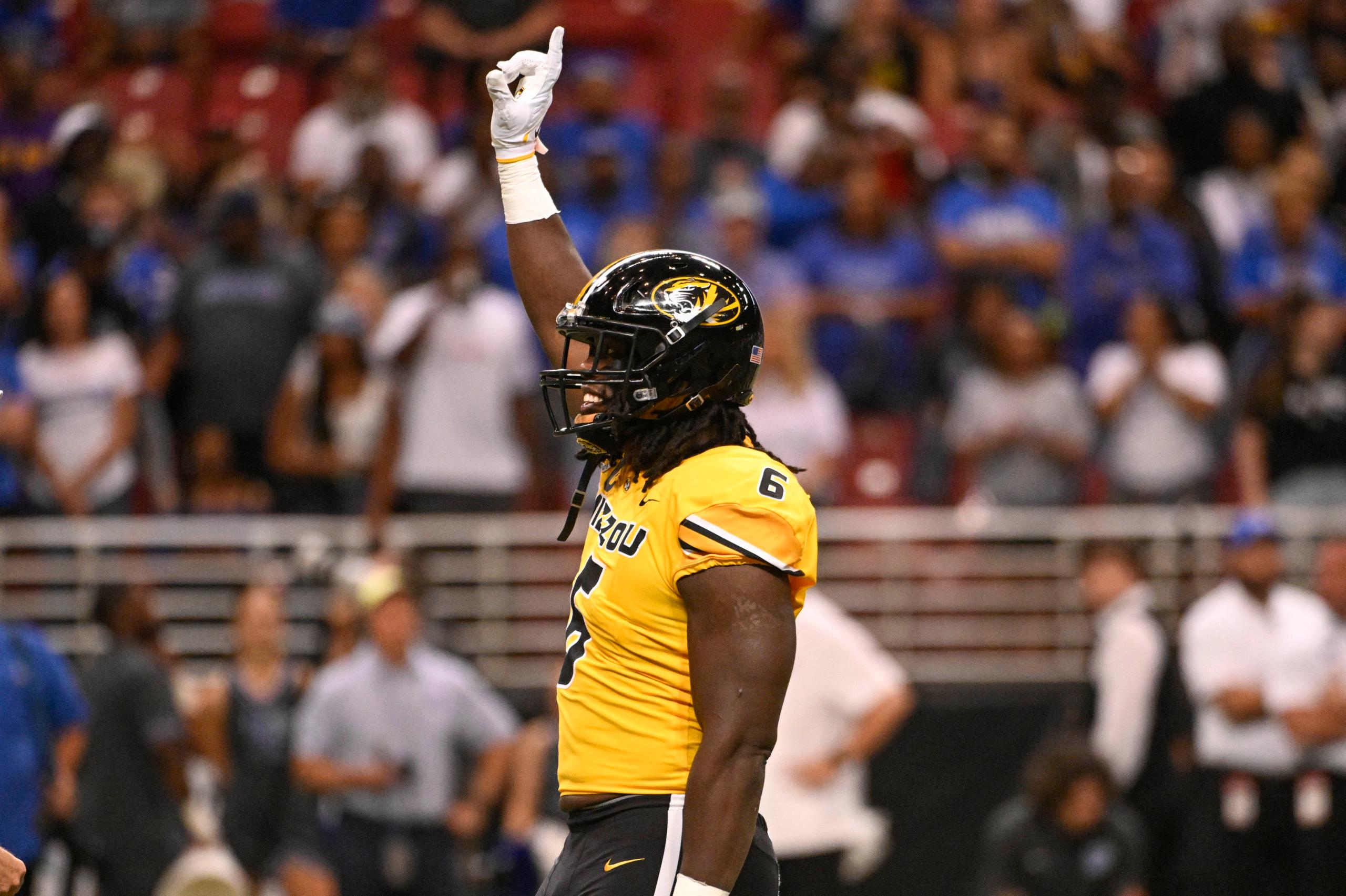 2024 NFL Draft edge rusher rankings, Darius Robinson