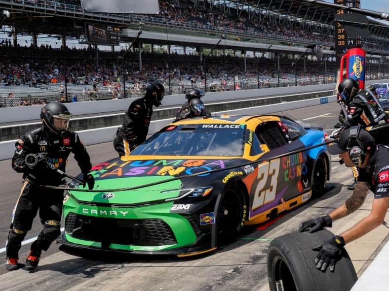 Brickyard 400