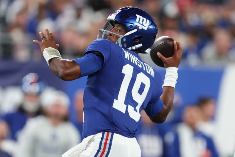 NFL: New England Patriots at New York Giants
