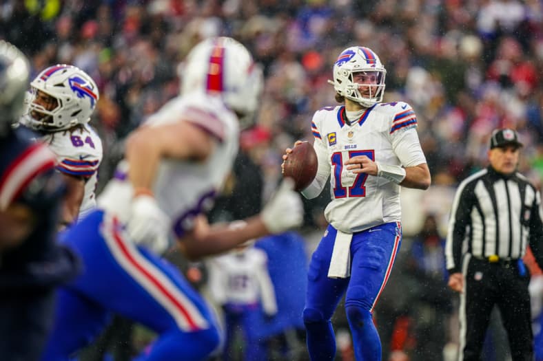 NFL: Buffalo Bills at New England Patriots