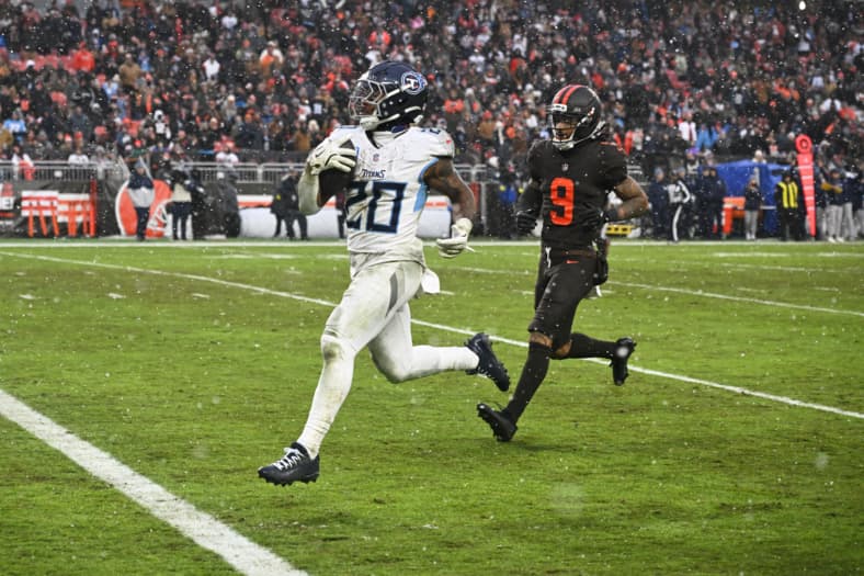 NFL: Tennessee Titans at Cleveland Browns