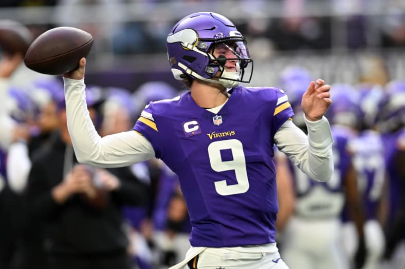 NFL: Washington Commanders at Minnesota Vikings