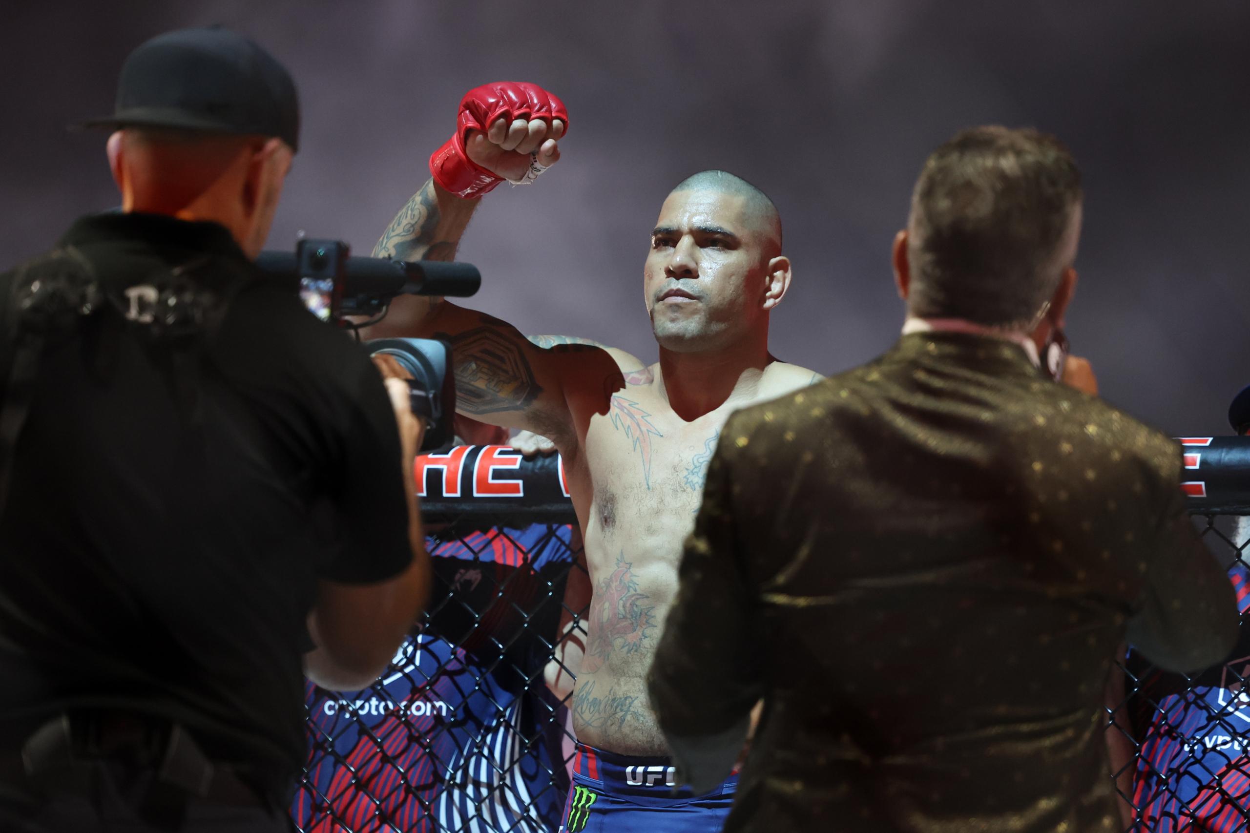 Alex Pereira Reveals Which Division He’ll Fight In Next After KO Loss in Heavyweight Debut
