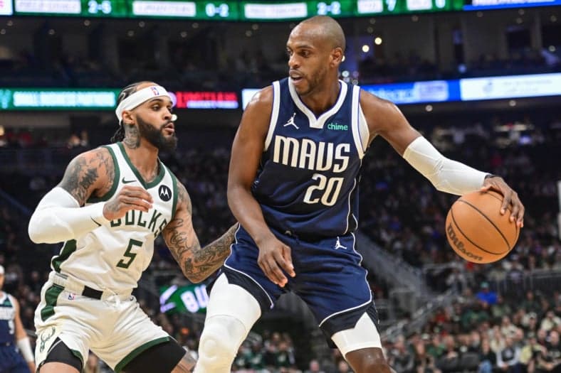 NBA: Dallas Mavericks at Milwaukee Bucks