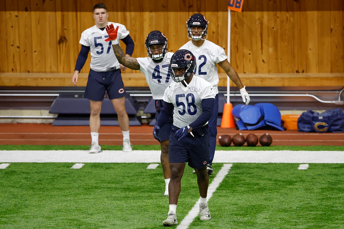chicago bears' roquan smith
