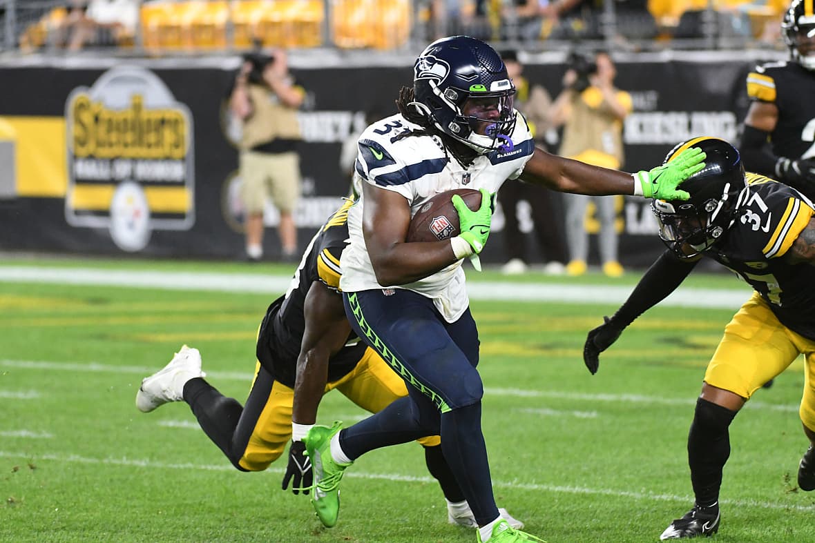 nfl preseason: deejay dallas, seattle seahawks