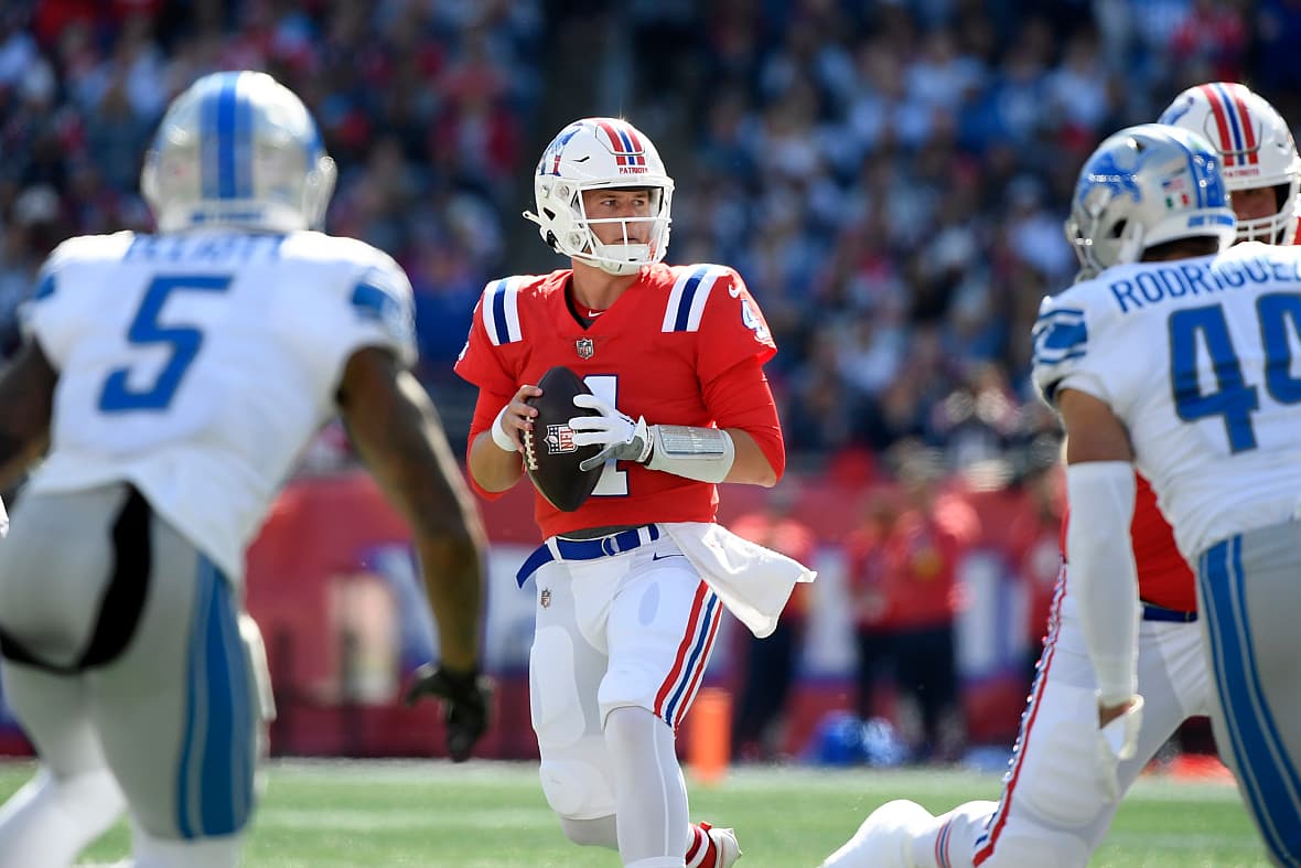 nfl rookies; bailey zappe