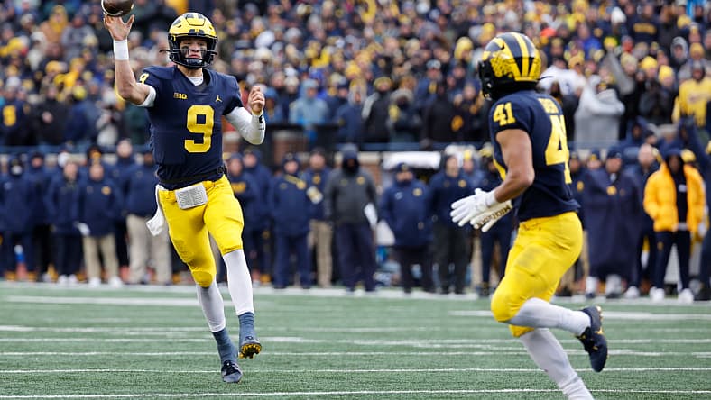 NCAA Football: Illinois at Michigan