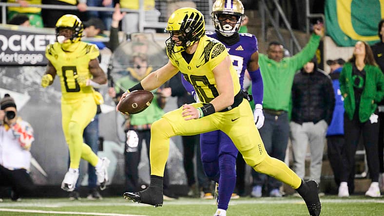 NCAA Football: Washington at Oregon
