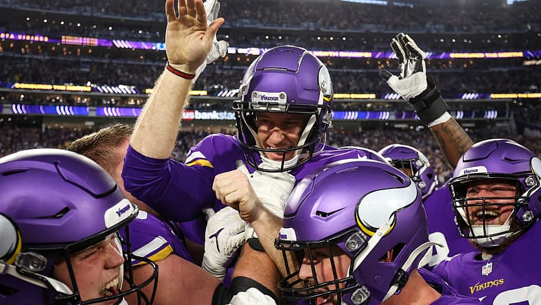 NFL: Indianapolis Colts at Minnesota Vikings