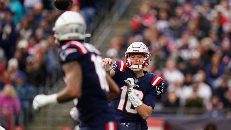 NFL: Miami Dolphins at New England Patriots