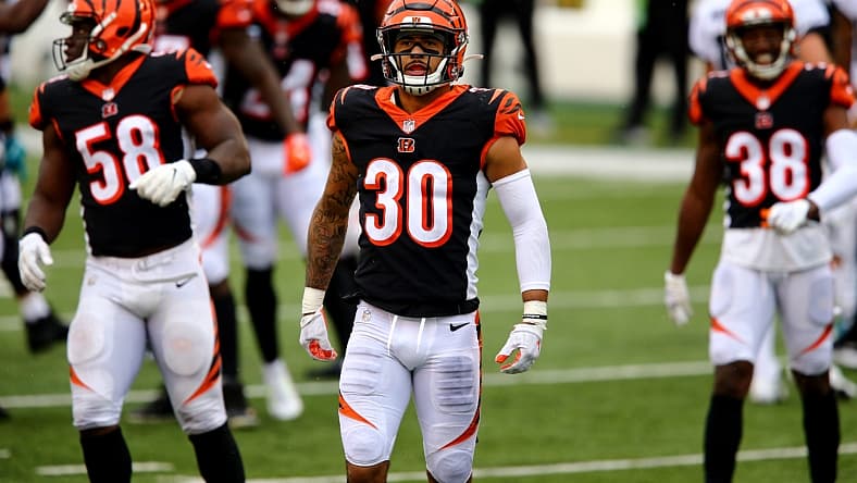 jacksonville jaguars sign jessie bates