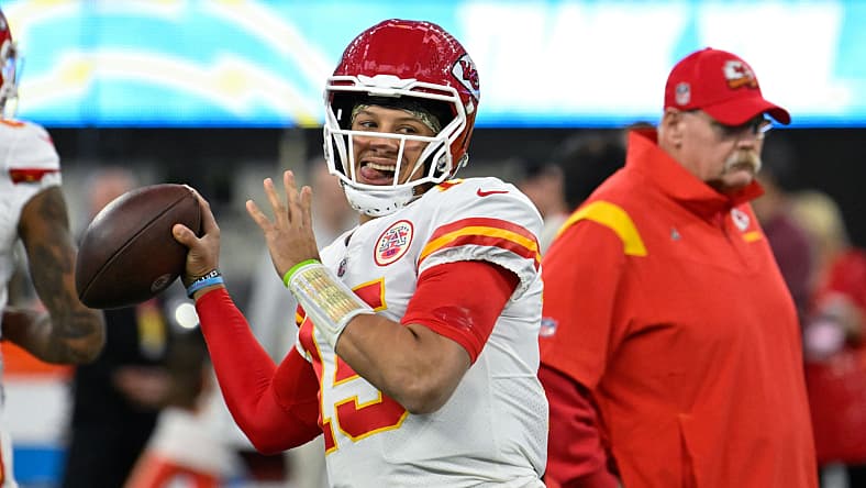 patrick mahomes vs trevor lawrence comparison
