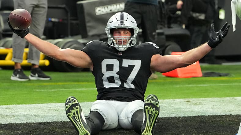 nfl free agency: foster moreau