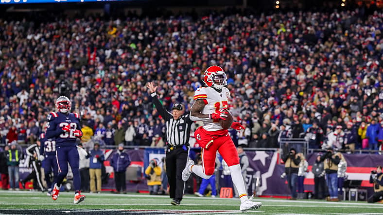 new england patriots sign mecole hardman