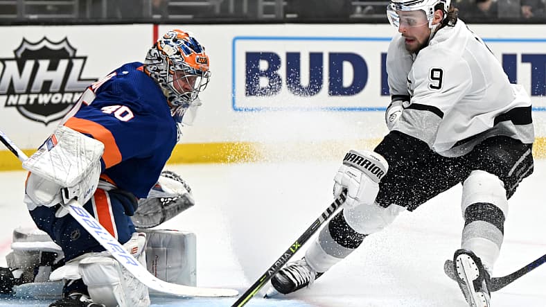 NHL: New York Islanders at Los Angeles Kings