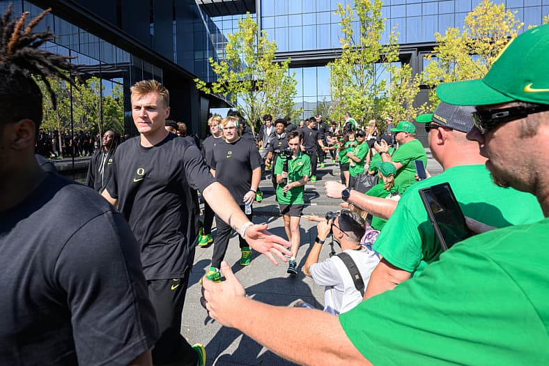 NCAA Football: Hawaii at Oregon