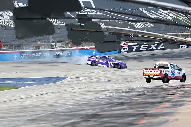NASCAR: Autotrader EchoPark Automotive 400
