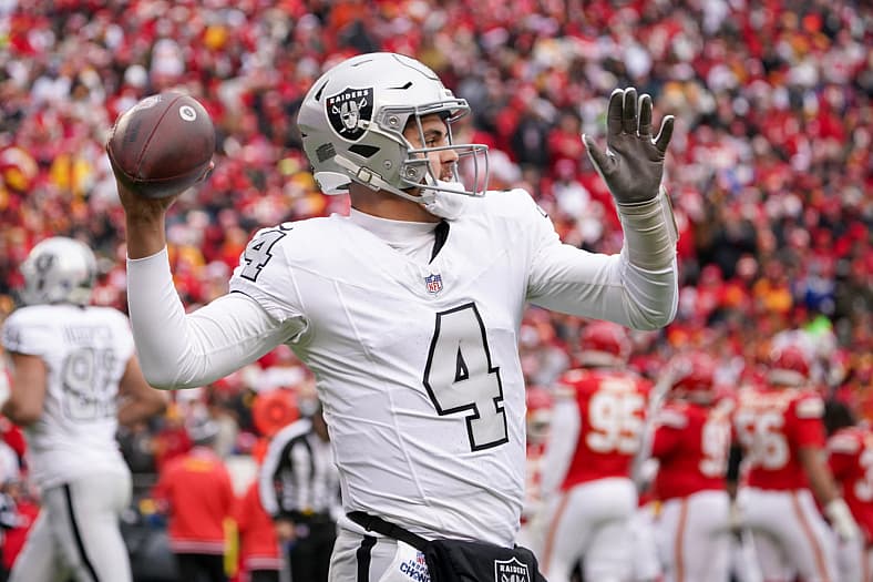 Raiders quarterback competition Aidan O'Connell