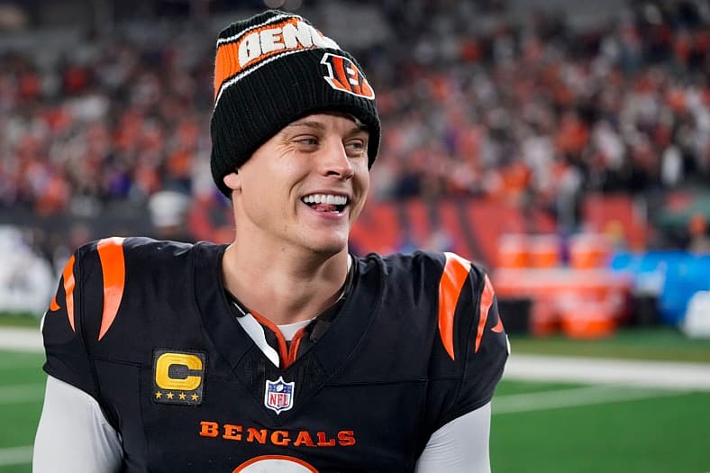 Highest paid NFL players, highest paid NFL quarterbacks