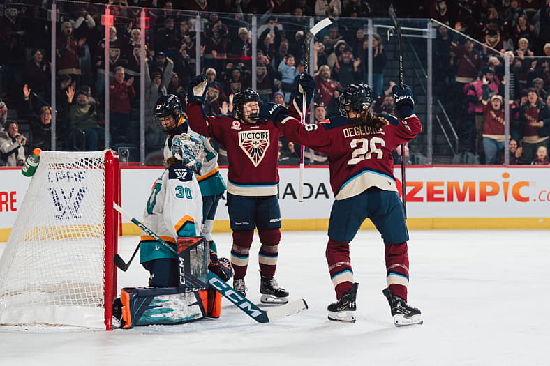The Montreal Victoire celebrate a 6-2 win over the New York Sirens.