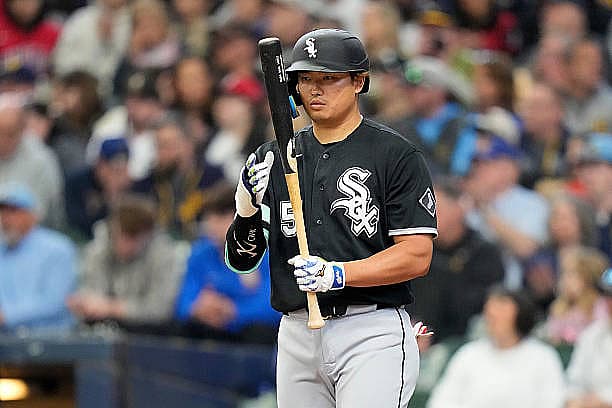 MILWAUKEE, WISCONSIN – MARCH 29: Munetaka Murakami #5 of the Chicago White Sox steps to the plate in the first inning agains…