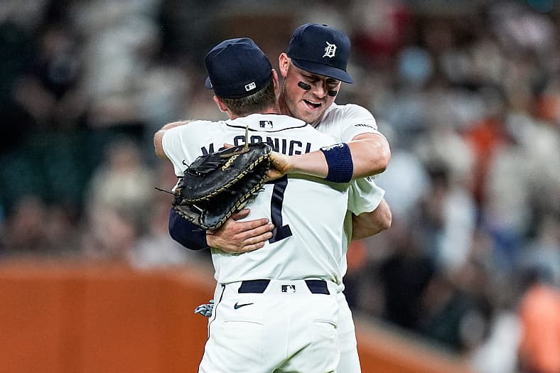Detroit Tigers first baseman Spencer Torkelson (20) hugs shortstop Kevin McGonigle (7) to celebrate 4-0 win over Los Angeles