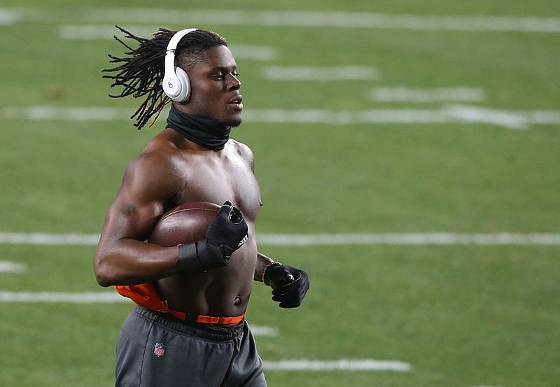 tagreuters.com2021binary_MTZXEH1BQU36C8-BASEIMAGE