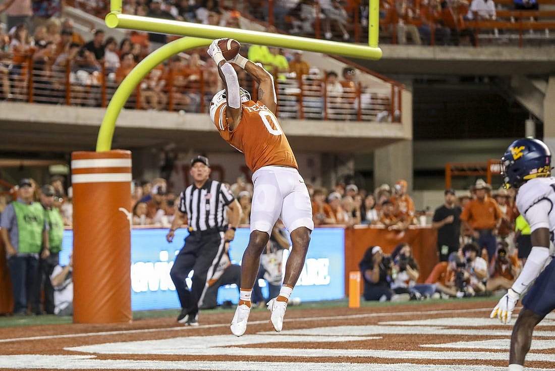 Oct 1, 2022; Austin, Texas, USA; Texas Longhorns tight end Ja