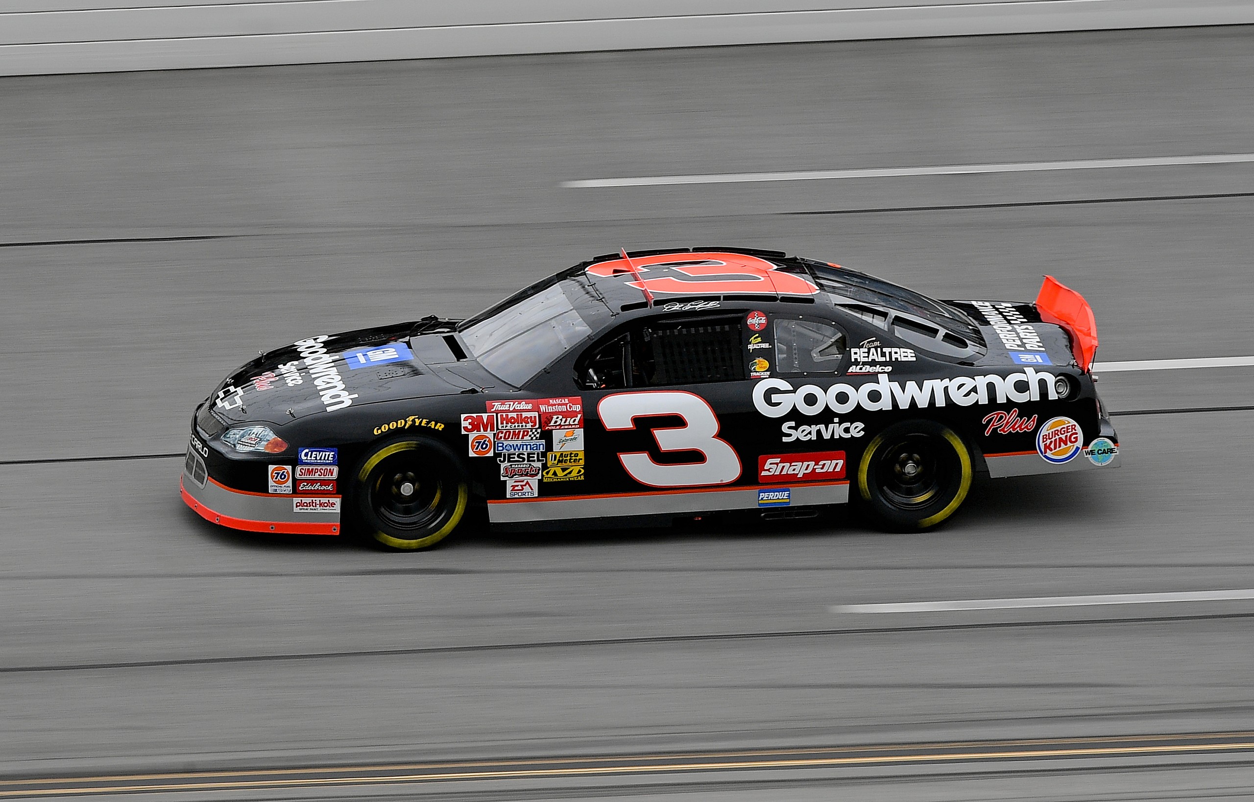 NASCAR: 1000Bulbs.com 500