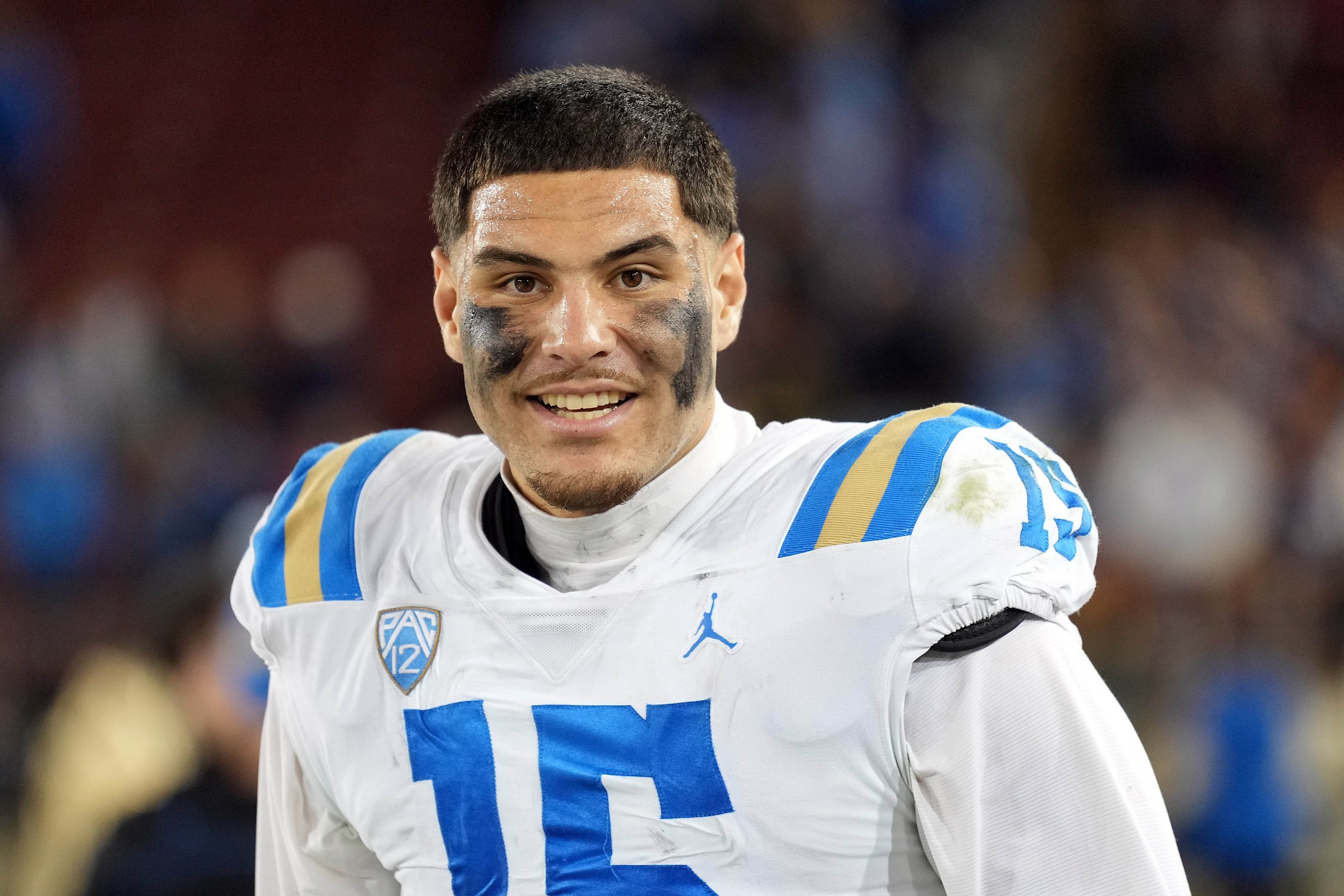 UCLA edge rusher Laiatu Latu