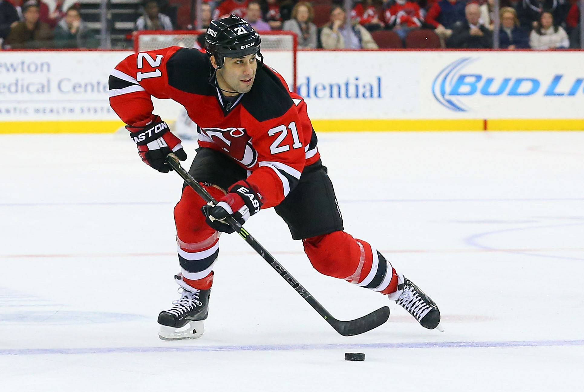 NHL: Buffalo Sabres at New Jersey Devils