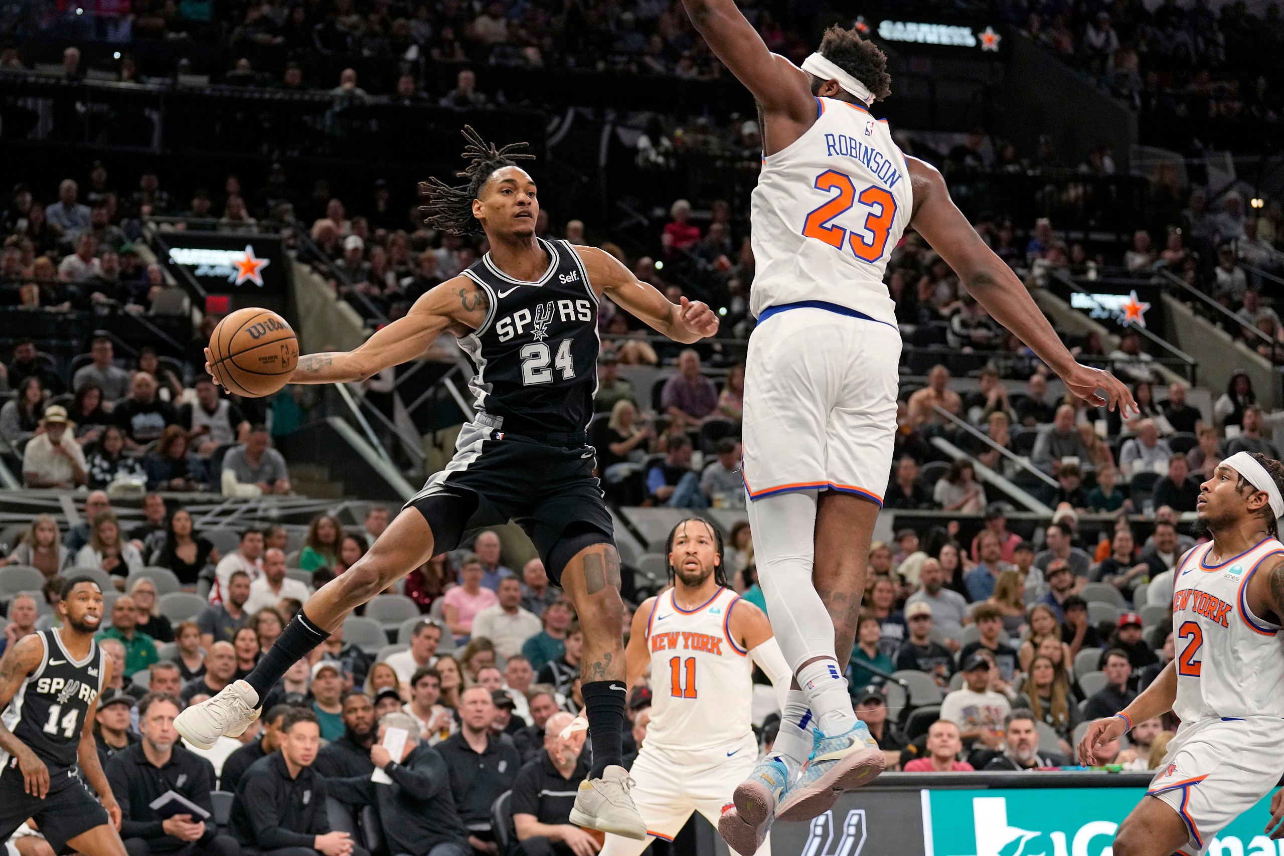NBA: New York Knicks at San Antonio Spurs