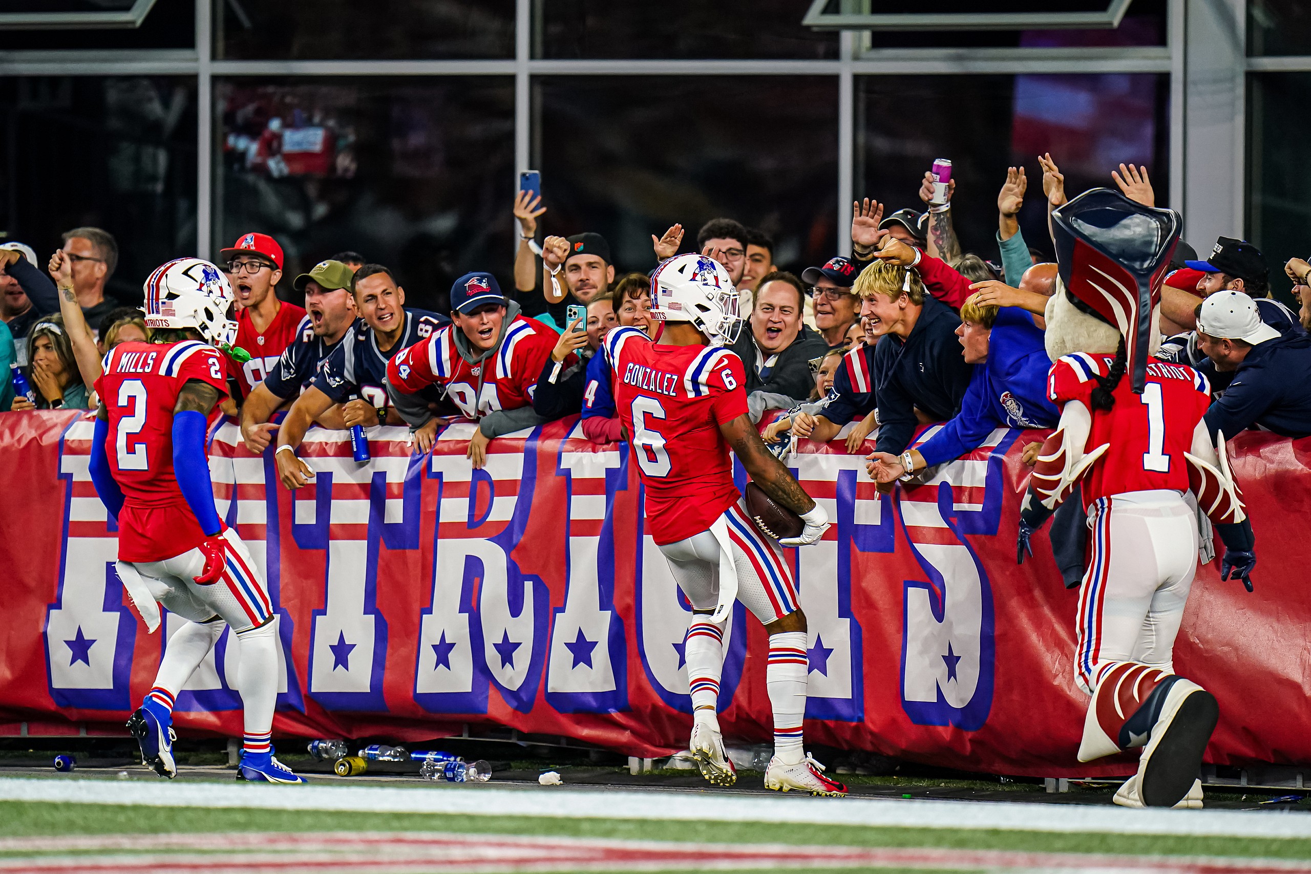 NFL players, Christian Gonzalez