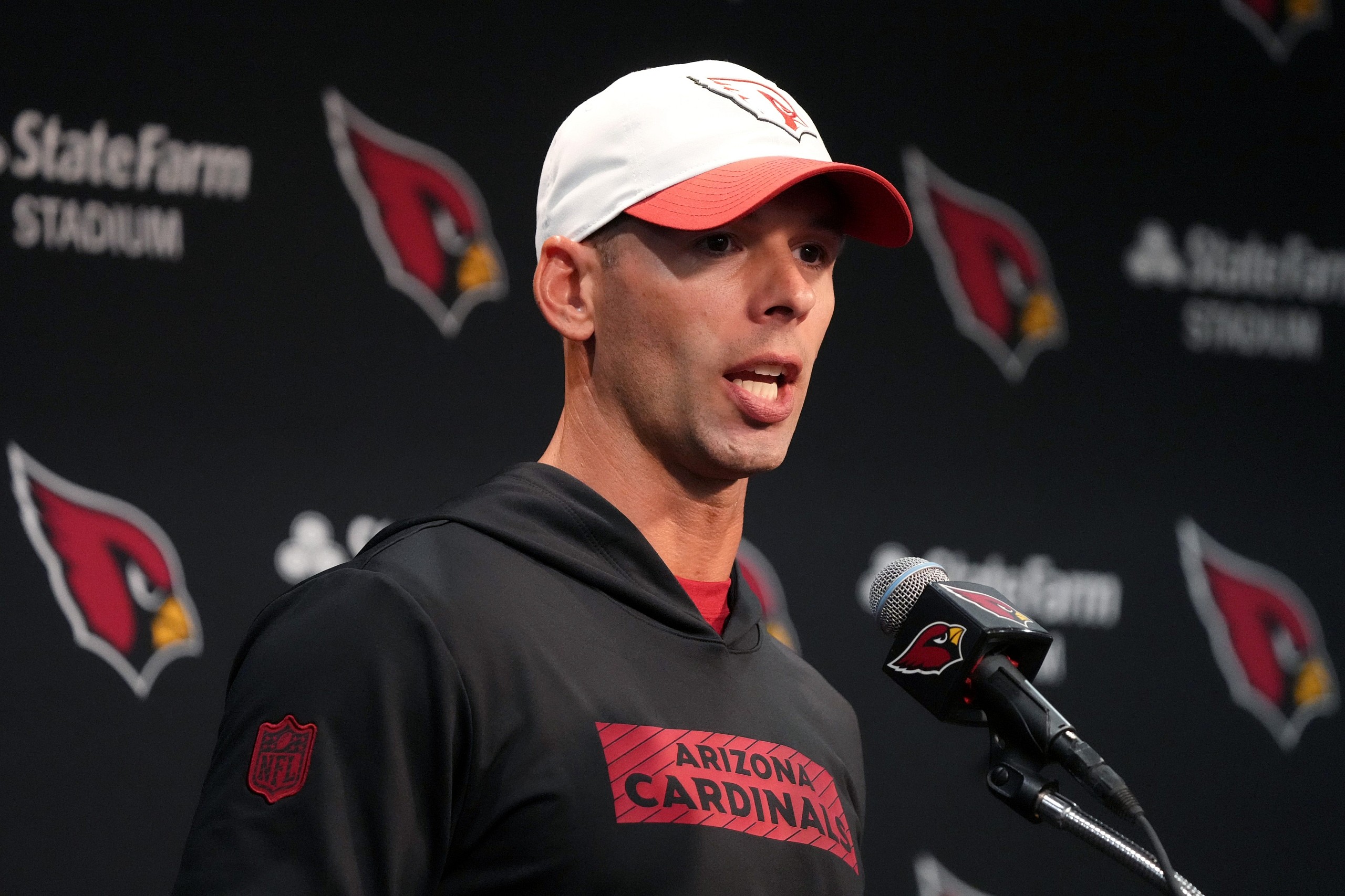 Arizona Cardinals head coach Jonathan Gannon